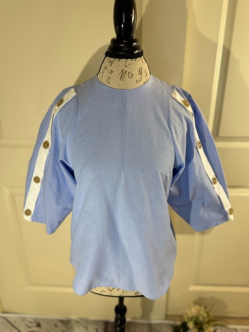 Fabiana Pigna Bernice Light Blue Button-Trim Puff Sleeve Top Medium